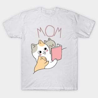 Cat mother reads to her cat babys T-Shirt